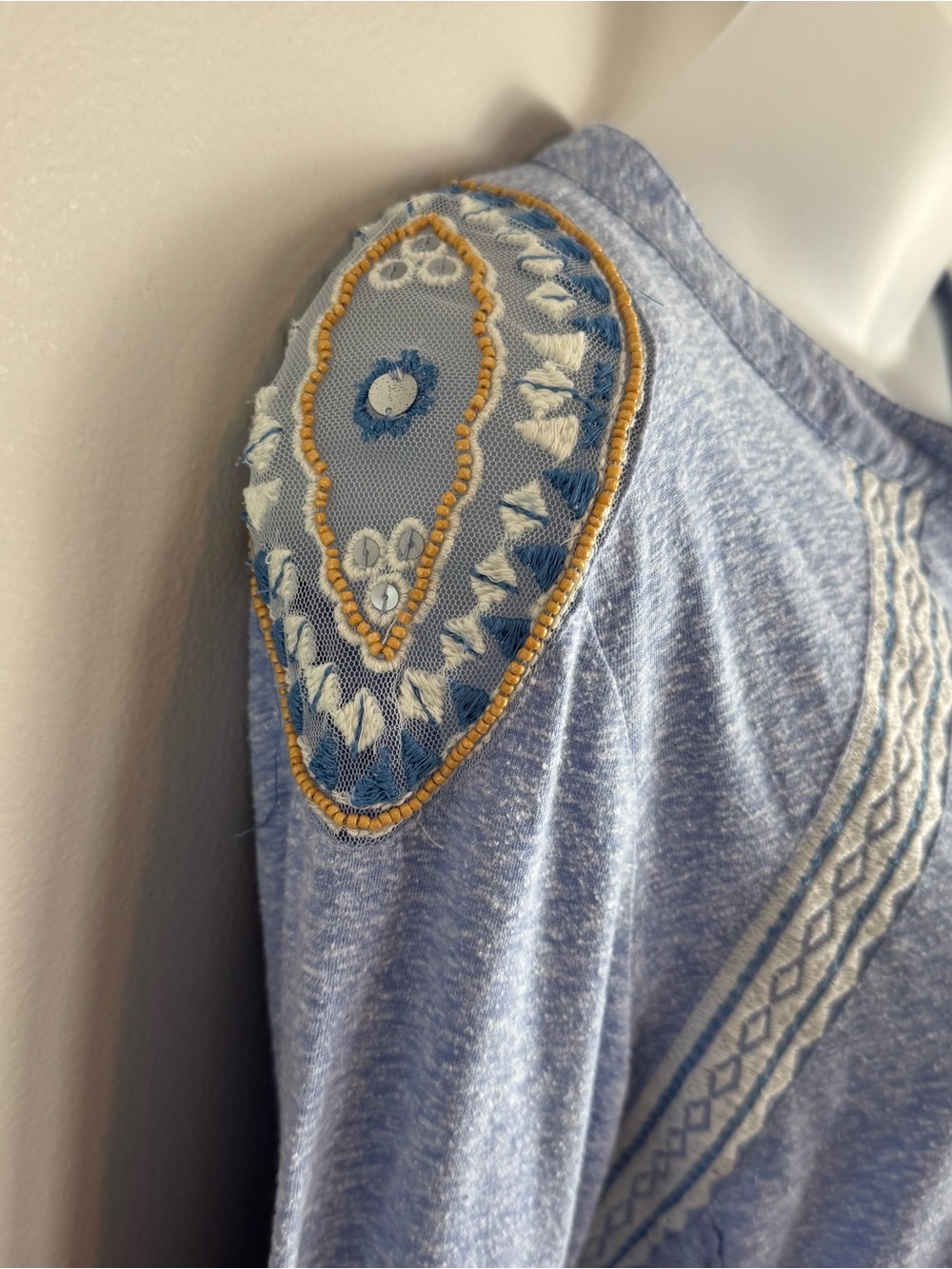 Sundance Embroidered Beaded Light Blue Long Sleeve Lace Trim Henley Top Size L - Picture 3 of 10
